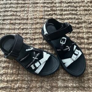 Snow Peak x Teva Hurricane Sandals Men’s US 9 Black White Limited Edition EUC